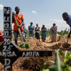 Surto de ebola na RD Congo causou mais de 500 mortes, segundo a OMS
