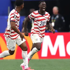 Conheça Balogun, atacante liberado pela Fifa após polêmica envolvendo Trump