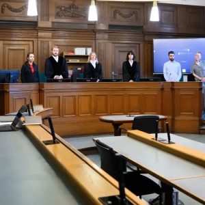 Médico alemão é condenado à prisão perpétua por matar 15 pacientes em cuidados paliativos