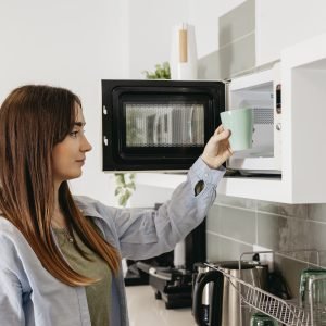 Sua menstruação atrasou? Não é culpa da atmosfera nem de um acelerador de partículas, dizem especialistas