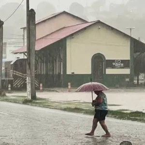 Inmet alerta para chuva intensa em cidades do Nordeste e do Norte