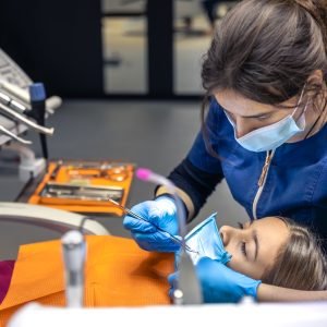 CFM vai à Justiça contra autorização a dentistas a sedar pacientes