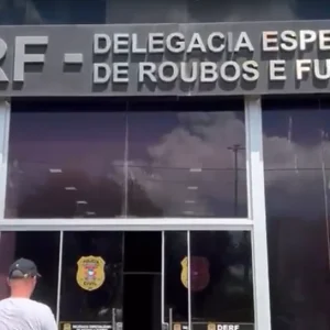 Capacete é furtado de motocicleta em Nova Mutum enquanto vítima faz compras