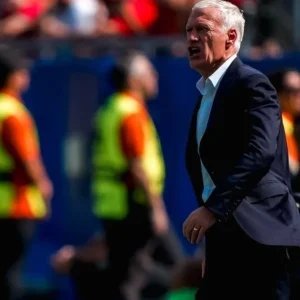 Deschamps diz que França esteve “um degrau abaixo” em semi contra Espanha