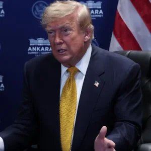 Análise: Trump muda mecanismo, mas continua aplicando tarifas ao mundo