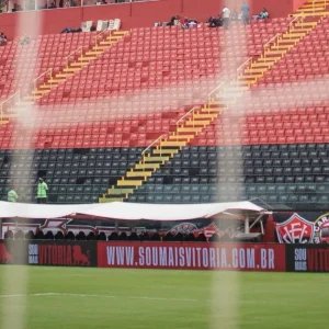 Vitória x Vasco: escalações e onde assistir ao Brasileirão