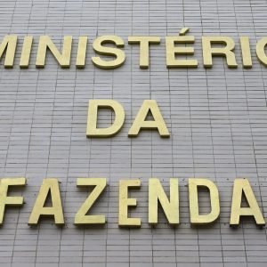 Com precatórios, previsão de déficit primário soma R$ 52 bilhões