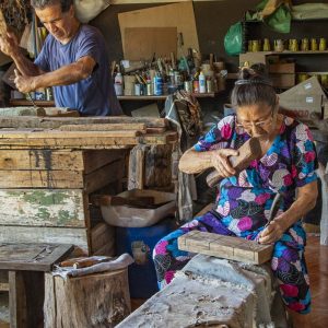Família da escultora Conceição dos Bugres apresenta suas obras no Rio