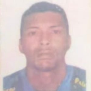 Homem é morto a tiros e outro é baleado na cabeça em frente de casa em Tangará da Serra (MT)