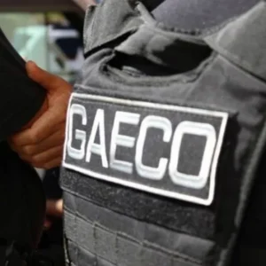 Gaeco cita Várzea Grande em investigação sobre contratos de livros