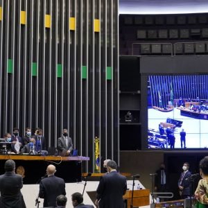 Dino intima partidos a explicar controle de emendas parlamentares