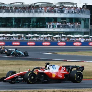 F1: Leclerc vence GP da Grã-Bretanha em corrida marcada por safety car