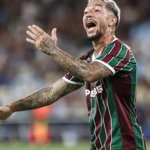 Fluminense manterá Lucho Acosta em jogos enquanto aguarda investigação