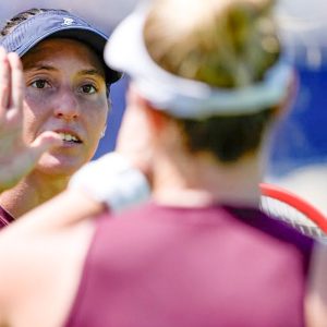 Luisa Stefani avança às oitavas de final nas duplas em Wimbledon