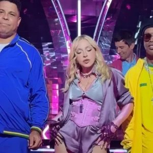 Madonna convoca Ronaldo e Ronaldinho Gaúcho para divulgar novo hit; assista