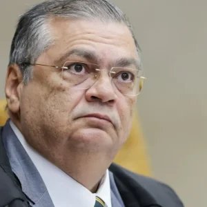 Dino manda notificar estados sobre pendências em “emendas Pix” para eventos