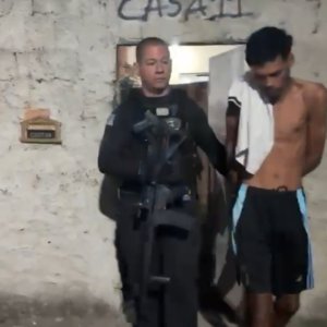 Operação mira grupo de roubos com veículos clonados no RJ