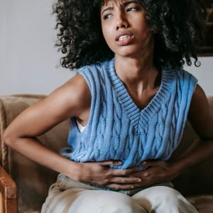 Mulheres com SOMP têm risco cardíaco 4 vezes maior mesmo sem diabetes, obesidade ou pressão alta, aponta estudo