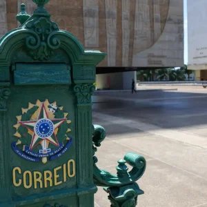 TCU cita risco fiscal dos Correios e defende compensação de custos