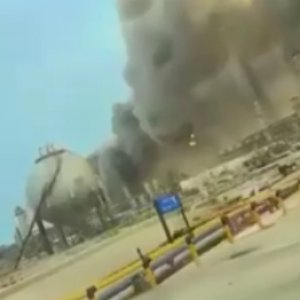 Arábia Saudita intercepta drones do Iraque que atingiriam petrolíferas