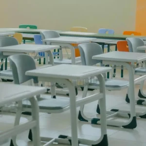 Lei das férias de 2027 fere autonomia das instituições, diz Fenep