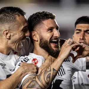 Santos: Zé Rafael encaminha rescisão amigável