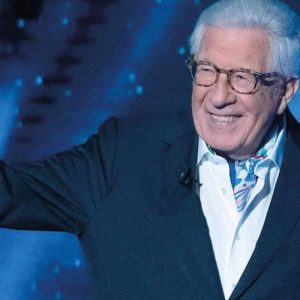 Morre Peppino di Capri, ícone da música italiana, aos 86 anos