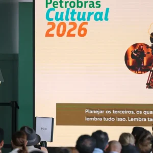 Gasolina também deve acompanhar tendência internacional de queda