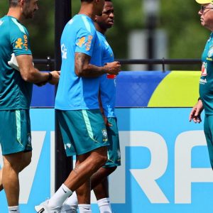 Brasil inicia preparação para oitavas da Copa contra Noruega