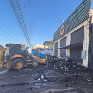 VÍDEO: incêndio atinge depósito de fábrica de pães em Cuiabá