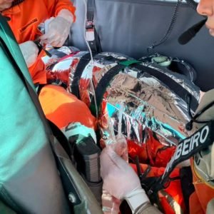 Idoso de 80 anos é resgatado de helicóptero após se ferir em fazenda em MT; veja vídeo