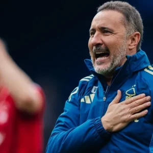 Clube inglês demite técnico ex-Corinthians e Flamengo de maneira inusitada