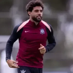 Cotado para ser vendido, Yuri Alberto celebra marca no Corinthians