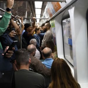 Transportes antecipam horário de pico no Rio com previsão de ventania