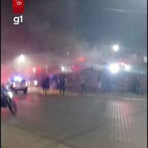 Casa de shows pega fogo em Cuiabá