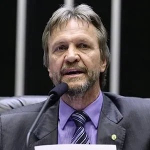 Câmara adia votações previstas para esta terça após líder do PT passar mal