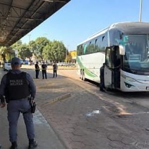 Passageiro desce de ônibus para comprar água e é baleado no rosto em rodoviária de MT | Power Mix