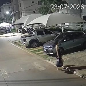 VÍDEO mostra mãe jogando bebê em lixeira de condomínio em MT