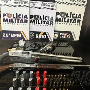 Homem é preso com arsenal após trancar, agredir e ameaçar a esposa em MT
