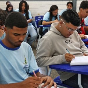 Pé-de-Meia: nascidos em novembro e dezembro recebem parcela de R$ 200
