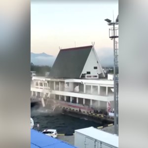 Terremoto de magnitude 7,7 deixa ao menos dois mortos na Indonésia
