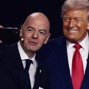 Fifa nega que Infantino tenha buscado apoio de Trump após pressão no cargo