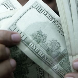 Dólar sobe a R$ 5,19 após tom mais duro de presidente do Fed