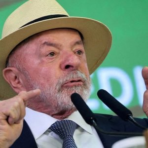 Atitude irresponsável, diz Lula após revogação de visto de embaixadora