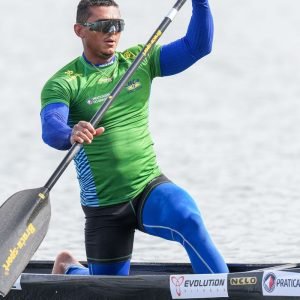 Isaquias Queiroz é campeão mundial no C1 500m na Polônia