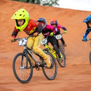 Nova Mutum domina pódios e mira títulos na reta final do Estadual de BMX