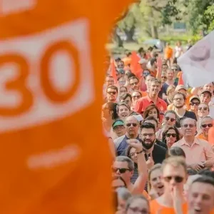 Novo protocola representação contra PT após Lula pedir votos em convenção