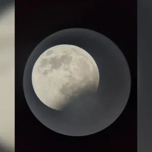 Eclipse lunar com Lua de Sangue é visto pelo Brasil: veja as melhores imagens do fenômeno raro que é destaque no céu noturno