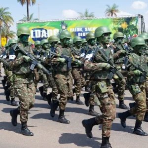 Limpeza política e militar deve focar no narcotráfico, diz professor