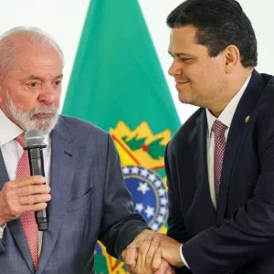 Lula deve se reunir com Alcolumbre nesta quarta-feira (12)